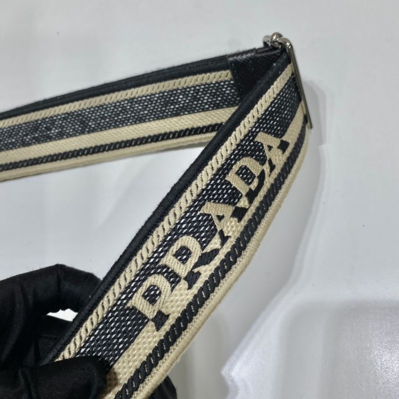 Pra*a triangle pouch